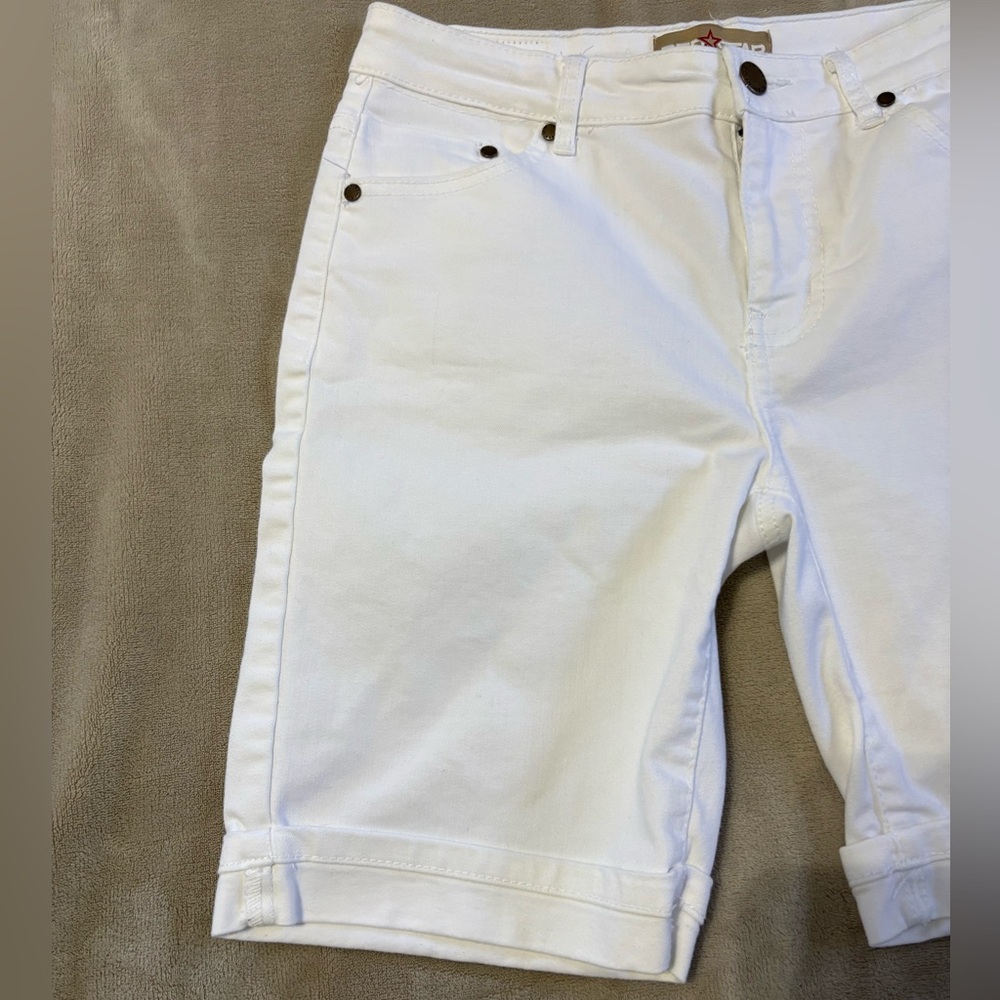 Red Star White Denim Jean Shorts - Picture 2 of 8